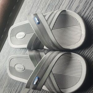 NWOT Men's Bokos, Sz 11, Gray Crisscross Slides